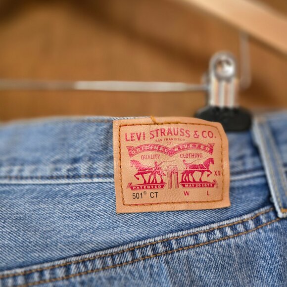 Women's Levis 501 CT Jeans W30 L32 - Picture 3 of 7